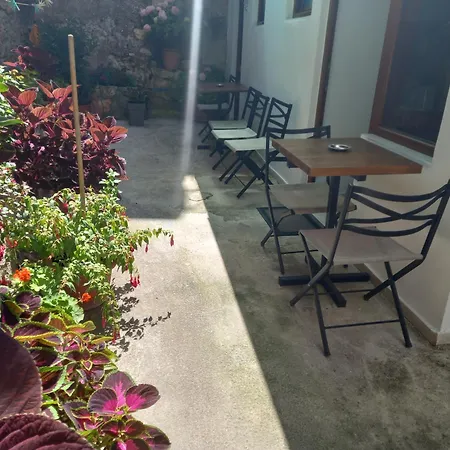 Isufi ساراندا