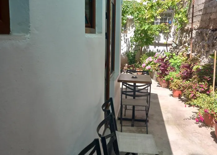 Isufi 3* Sarandë