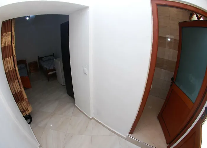 Casa de hóspedes Isufi Sarandë