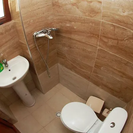 Isufi 3* Sarandë